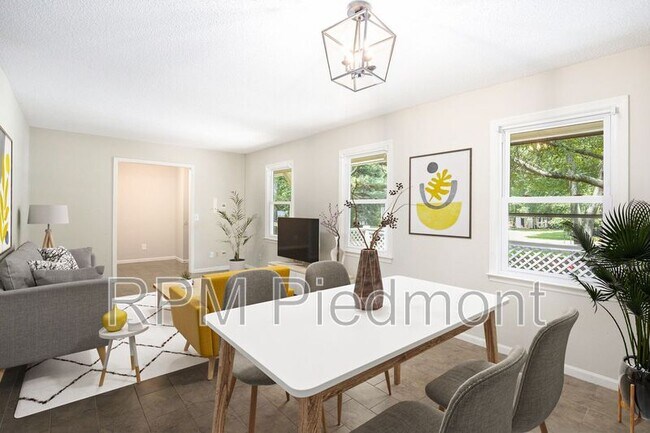 Foto del edificio - 2716 Deerwood Trail