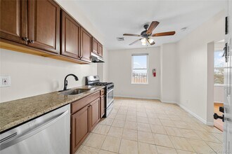 Building Photo - 402 Jericho Tpke