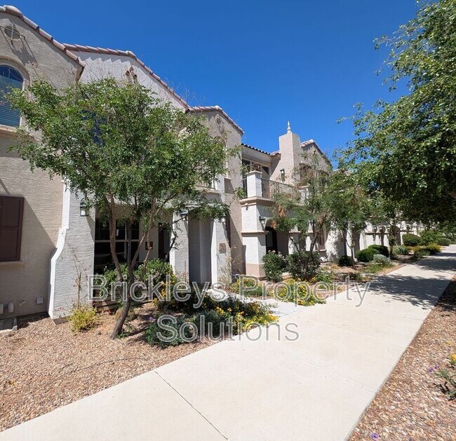 Building Photo - 4021 E Pony Ln