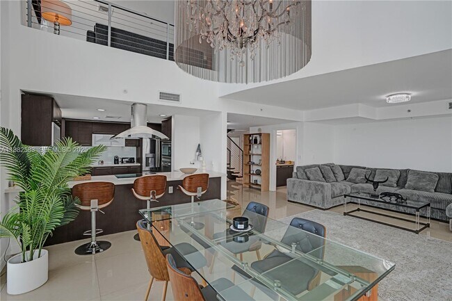 Foto del edificio - 7930 East Dr