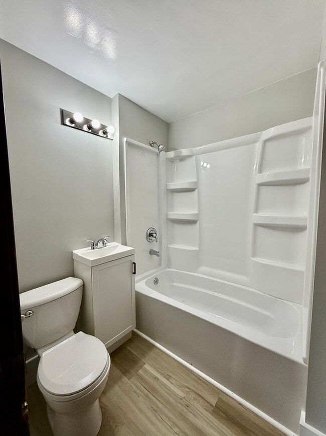 Foto del edificio - Cozy updated 2 Bedroom Single family home.