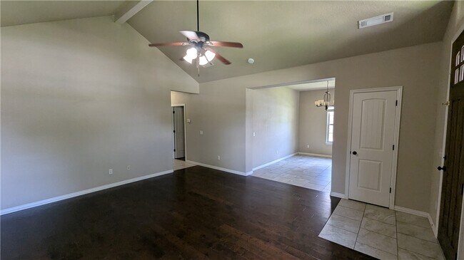 Foto del edificio - 4001 S W Capstone Ave