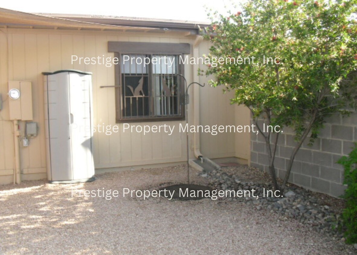 Primary Photo - Cozy Townhouse with Bike trails, Screened ...