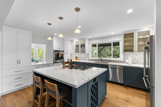 Foto del edificio - 1575 Fox Ridge Rd