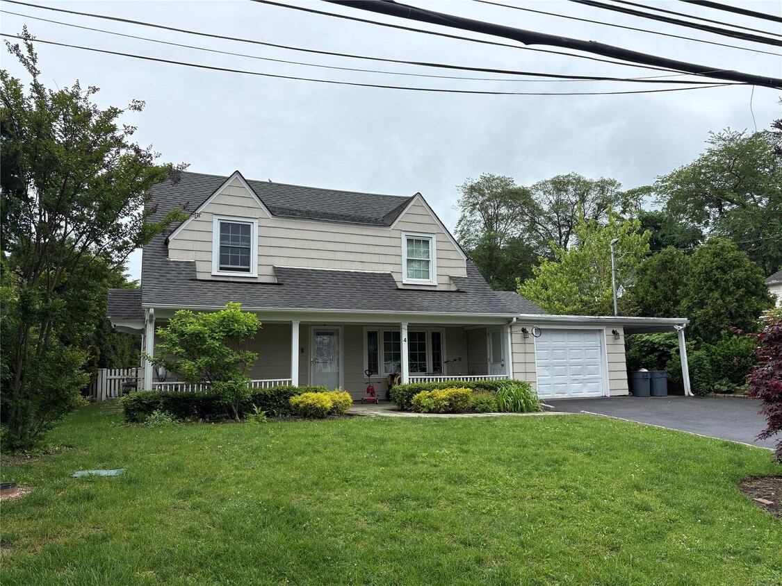 Building Photo - 4 Addison Ln