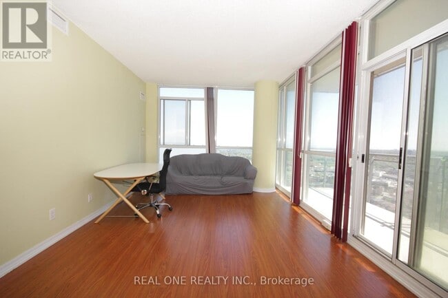 Building Photo - 225-2225 Webb Dr