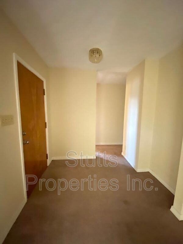 Foto del edificio - 2435 River Rd