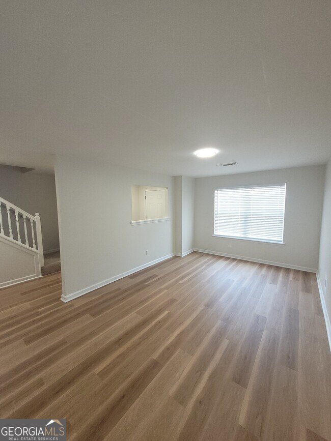 Foto del edificio - 625 Chase Ln