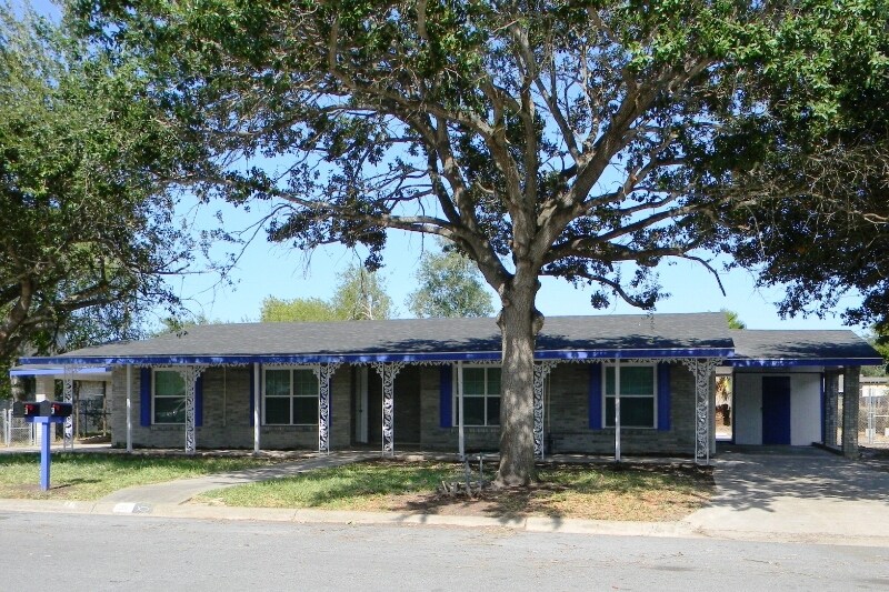 Primary Photo - 2330 N 1st St