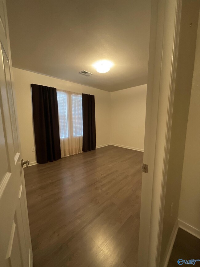 Building Photo - 107 Thornley Ct