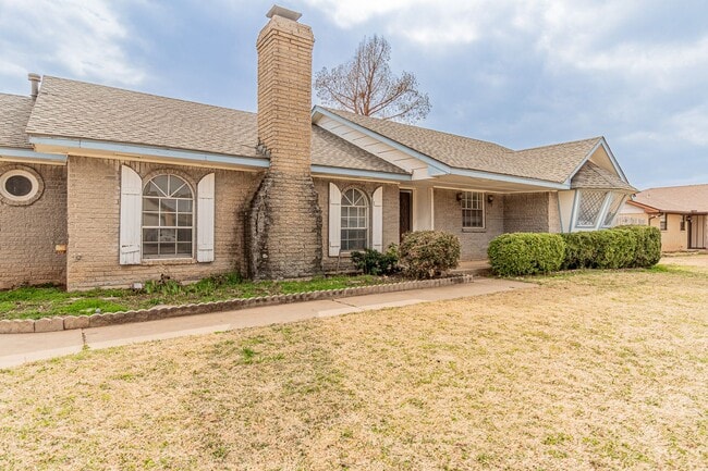 Photo - 4 Bed 2 Bath in SW Oklahoma City House