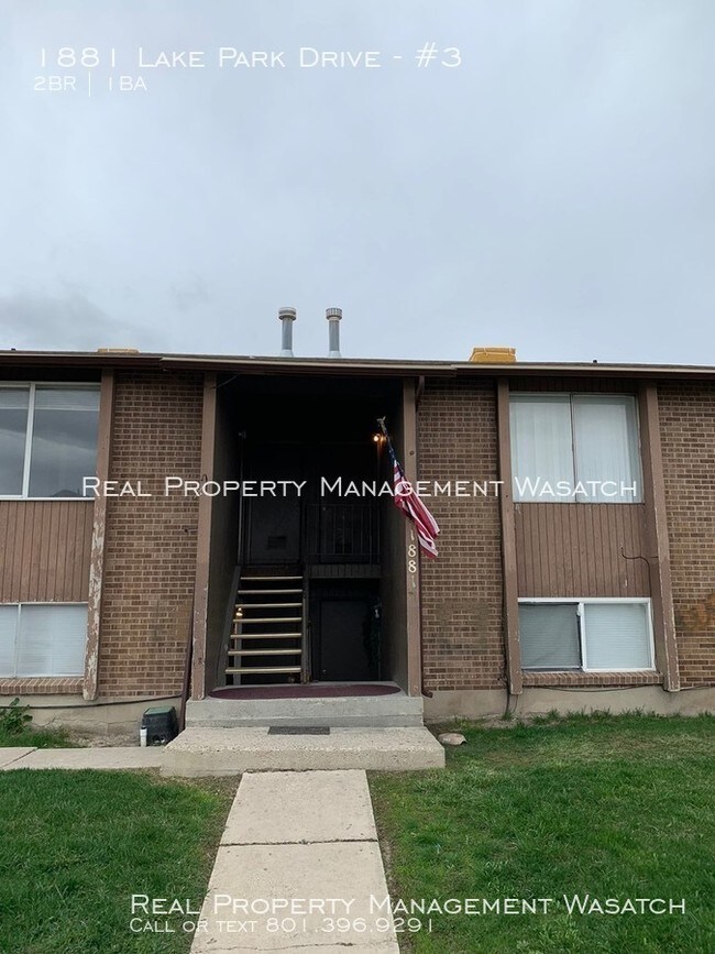 Building Photo - 2 bedroom 1 bath bottom unit in a 4-plex