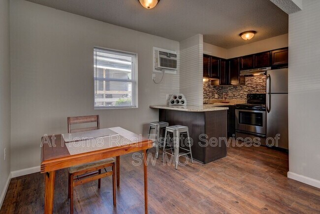 Foto del edificio - 920 S Campbell Ave
