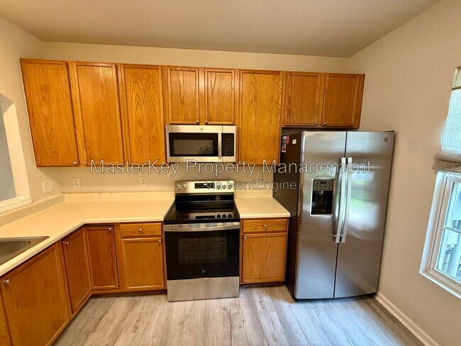 Foto del edificio - 414 Walnut Woods Dr
