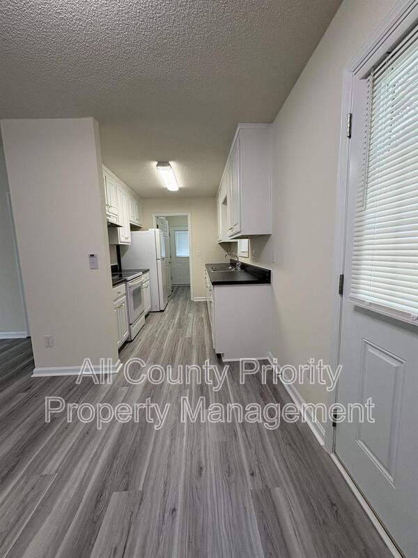 Building Photo - 303 Sunrise Ave