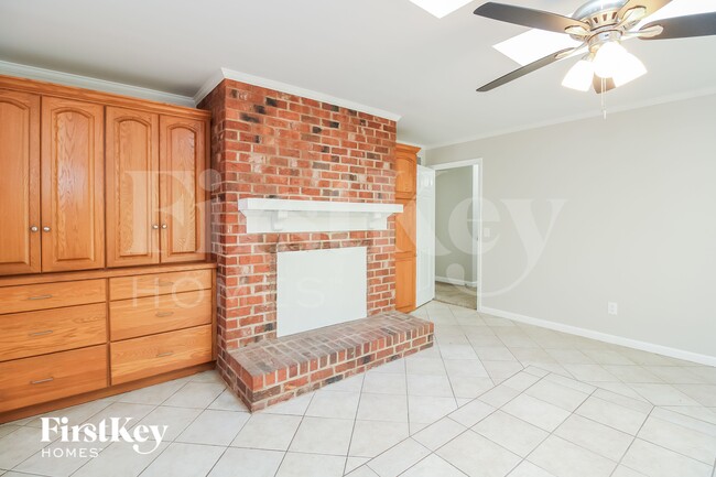 Foto del edificio - 2006 Red Forest Rd