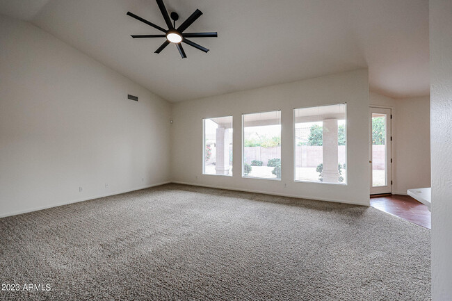 Building Photo - 4603 W Villa Linda Dr
