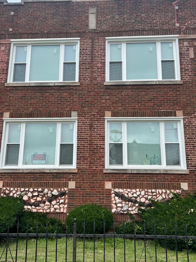 Building Photo - 8628 S Marshfield Ave