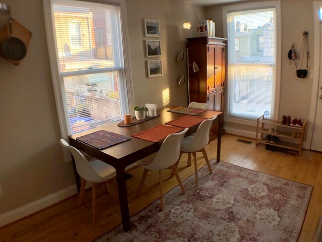 Building Photo - 27 N Glover St