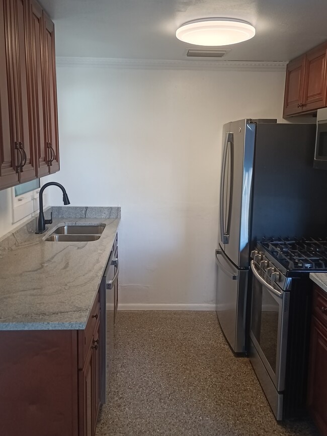 Building Photo - 9098 Southern Comfort Dr