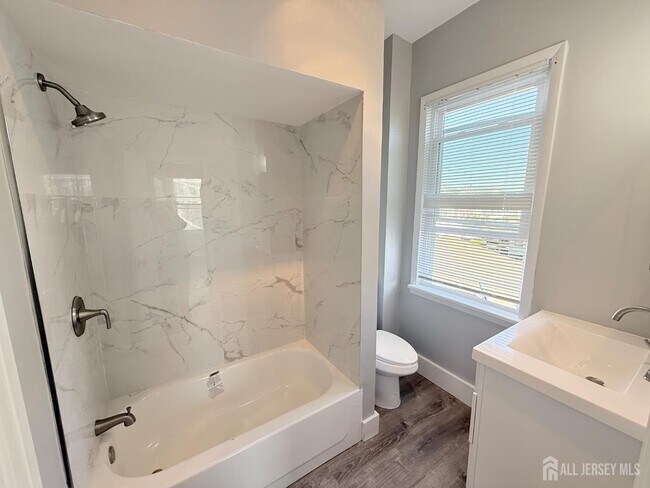 Building Photo - 46 Hayward Ave