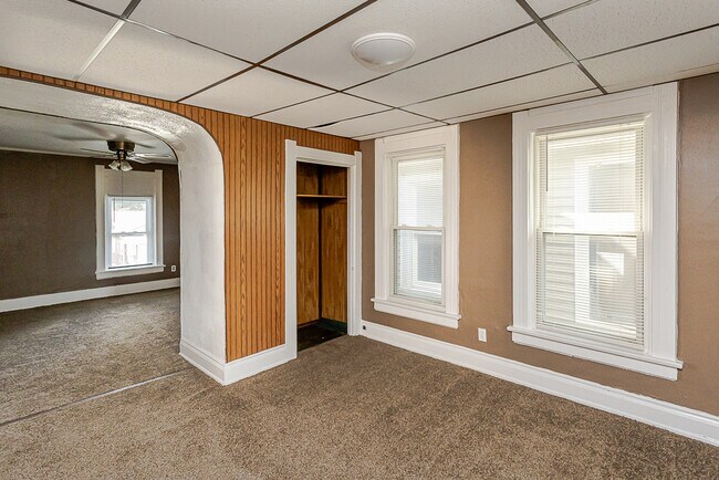 Foto del edificio - 734 Parker Ave