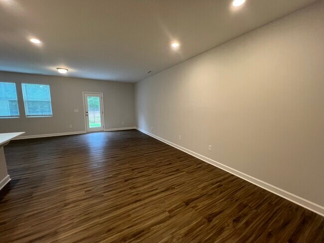 Building Photo - 17 Fairwinds Dr