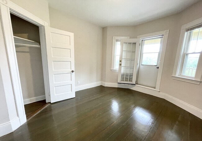 Building Photo - 433 Beech St
