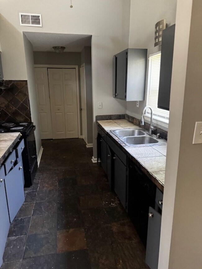 Foto del edificio - Nice 3 Bed 2 Bath in Spring Valley Area