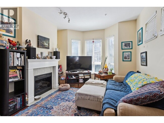 Building Photo - 160 Pembina St