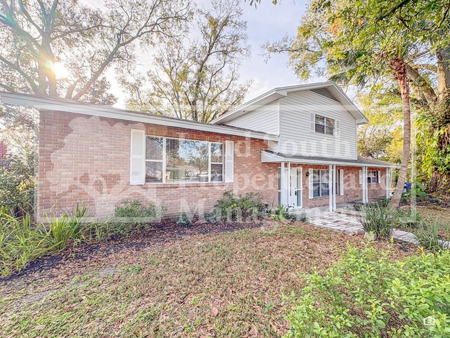 Foto del edificio - 1631 Monterey Ln