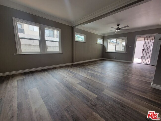 Foto del edificio - 3067 Harrington Ave