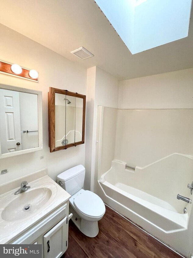 Primary Photo - 2112 Kaiser Dr
