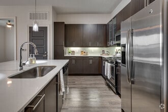 2BR, 2BA - 1,094SF - Mezzo Kirby Med Center