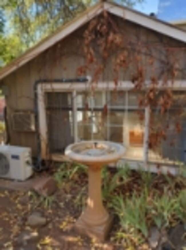 Building Photo - 197 Theall St