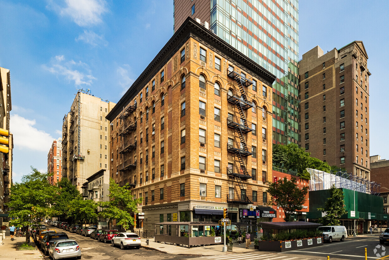 Primary Photo - 2621-2623 Broadway