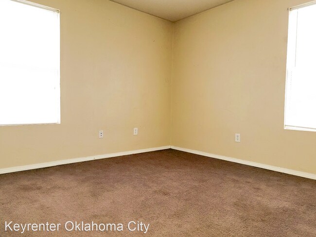 Building Photo - 3 br, 1 bath House - 3028 SE 19th St