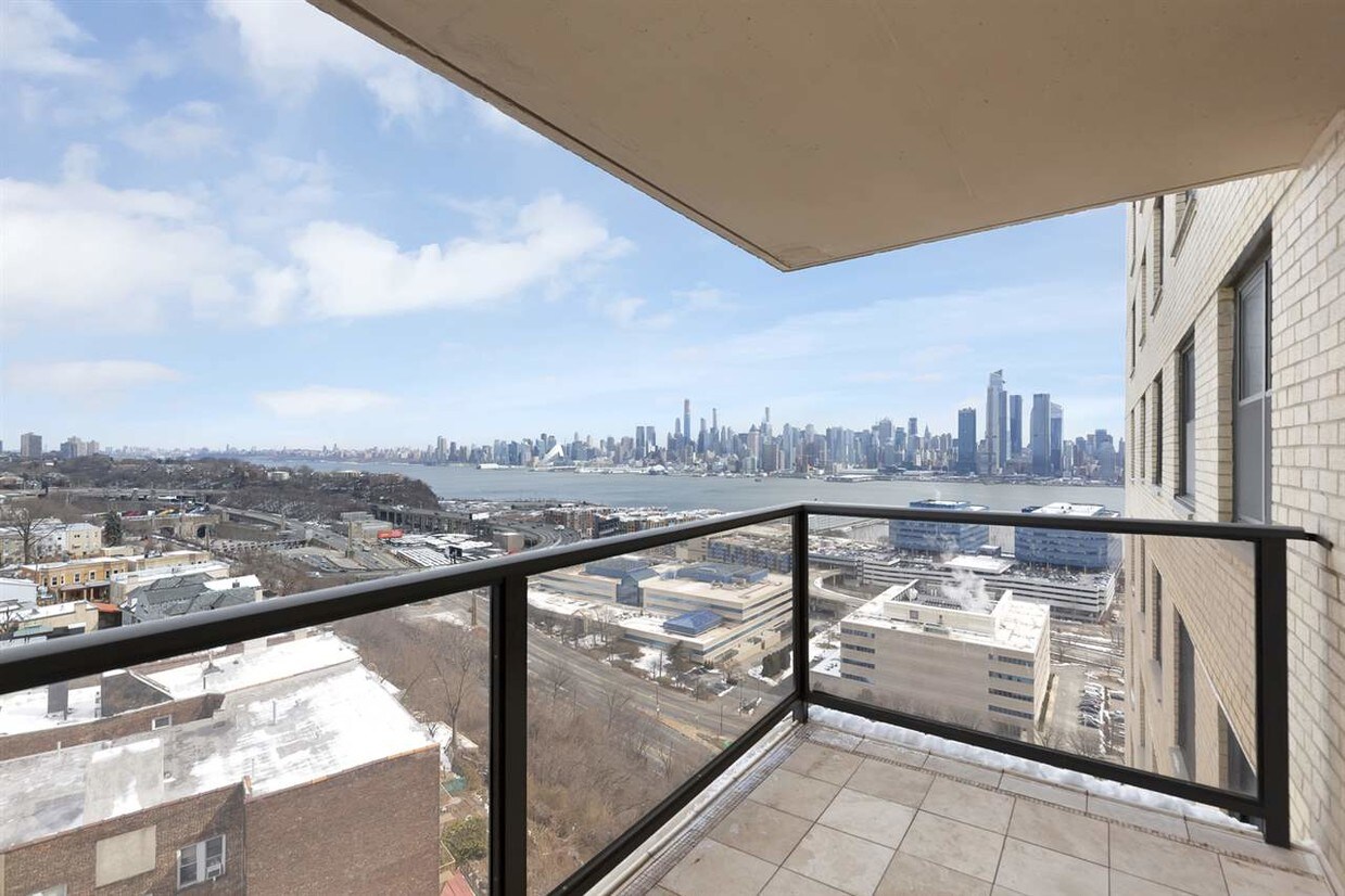 380 Mountain Rd Unit 1102, Union City, NJ 07087 Condo for Rent in