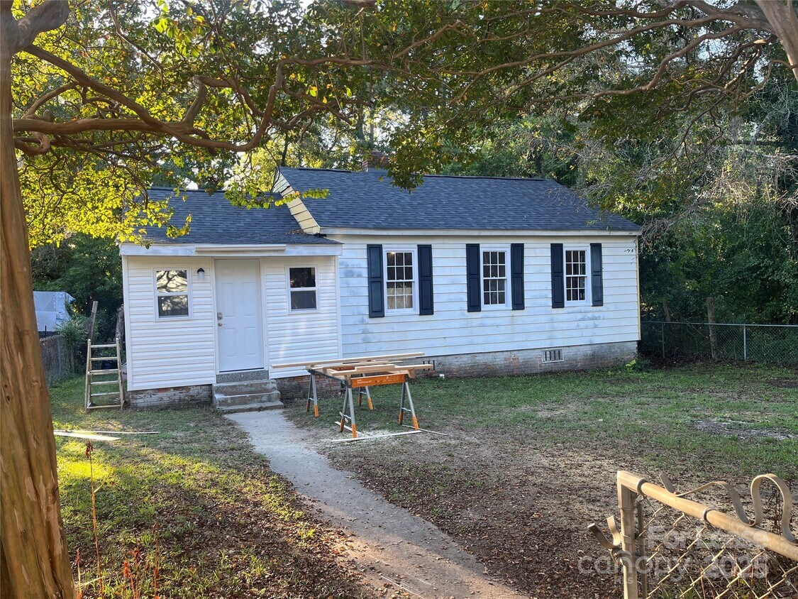 Foto principal - 4723 Linden St