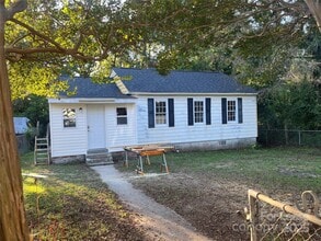 Building Photo - 4723 Linden St