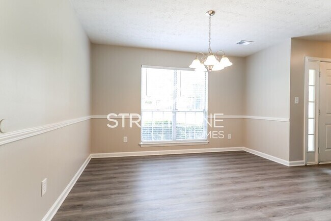 Building Photo - REDUCED!