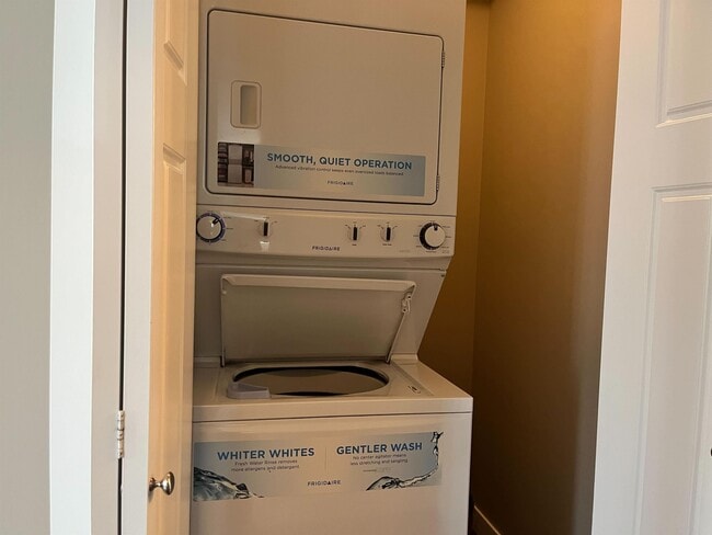 Building Photo - 4225 Green Apple Dr