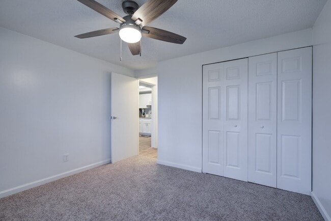 Building Photo - Larkspur