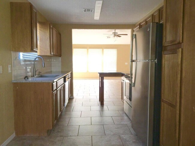 Building Photo - 1121 Desert Willow Terrace