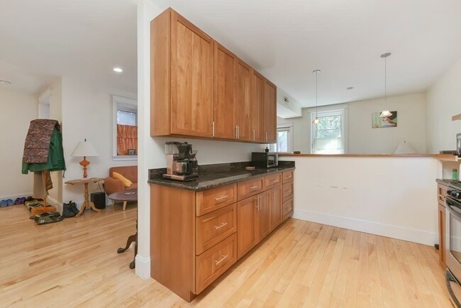 Building Photo - 73 Lubec St