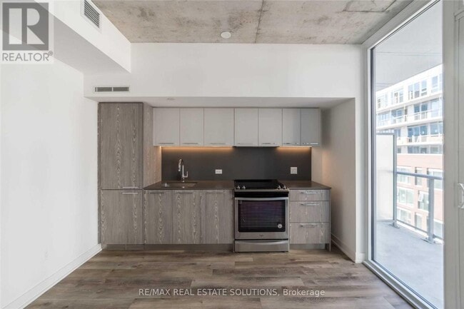 Building Photo - 15 Baseball Pl