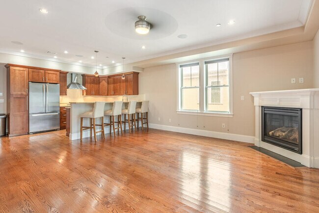 Building Photo - 41 Coffey St