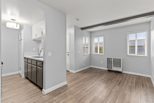 Foto del edificio - 533 E 11th St