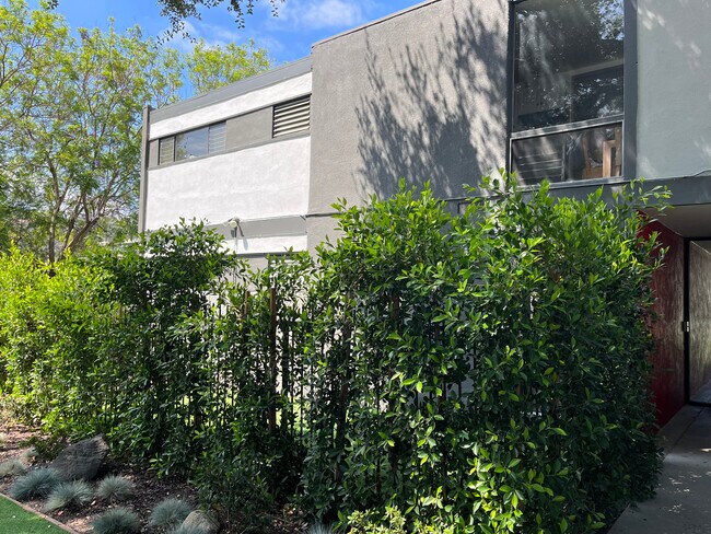Building Photo - 144 S Avenue 55