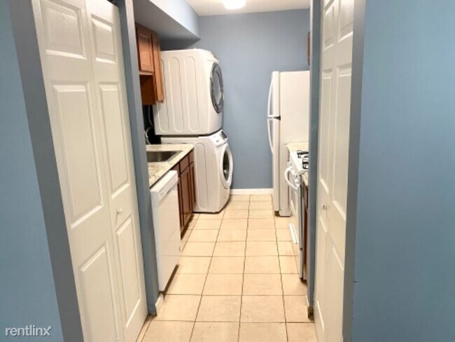 Building Photo - 2 br, 1 bath Condo - 1705 Fountain Rock Way
